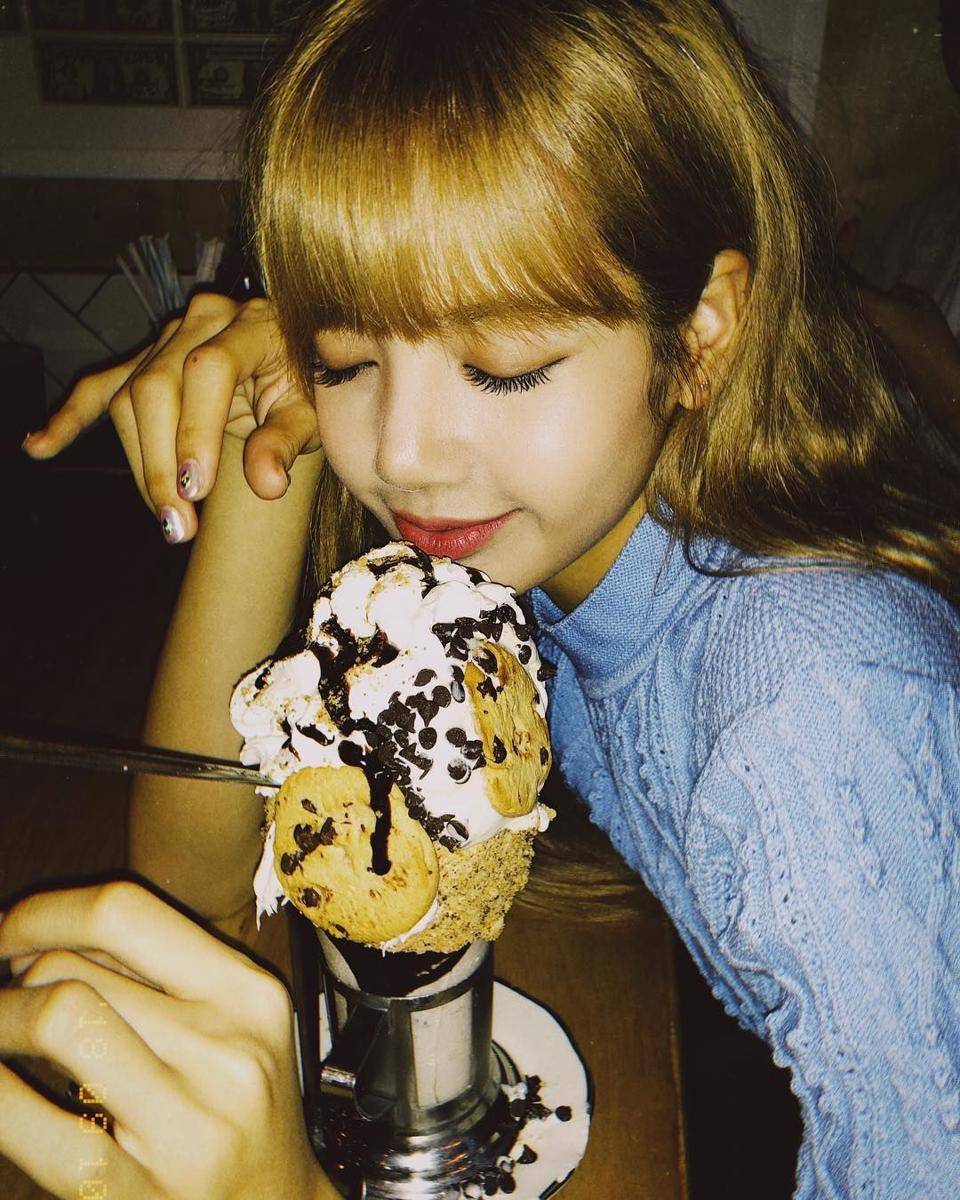 instagram.com/lalalalisa_m