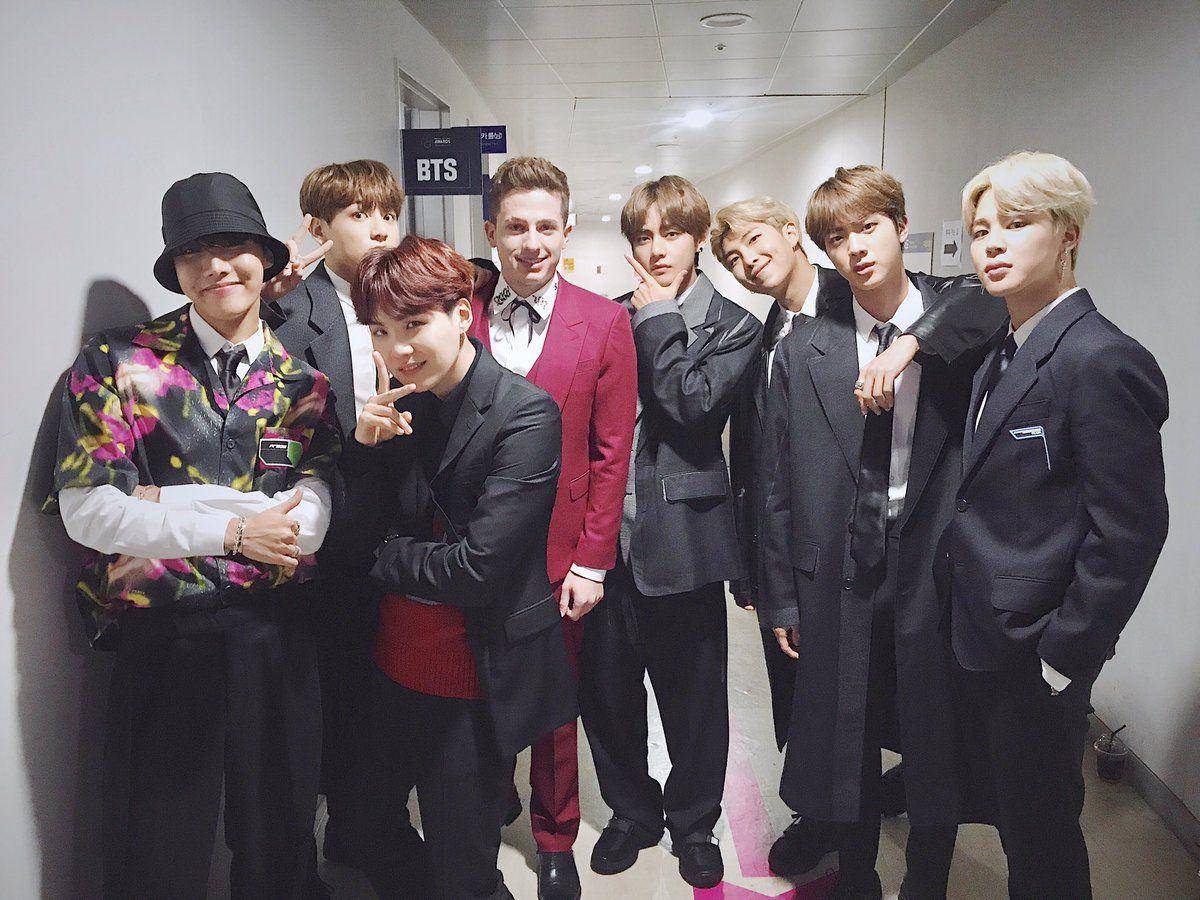 twitter.com/BTS_twt