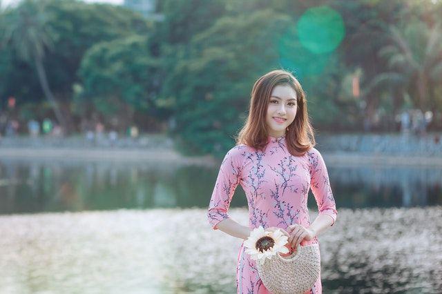 Jangan Asal Beli, 5 Tips Ini Bisa Kamu Terapkan dalam Memilih Kosmetik