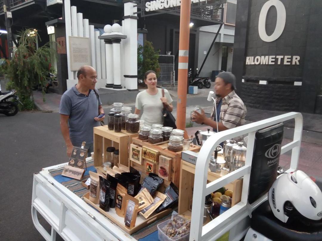 Gerobak Novian, Seruput Kopi Sekaligus Edukasi