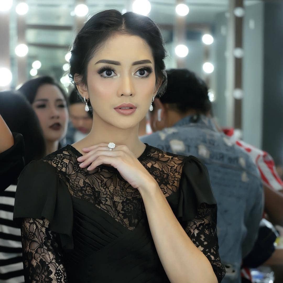 Instagram.com/ririndwiaryanti