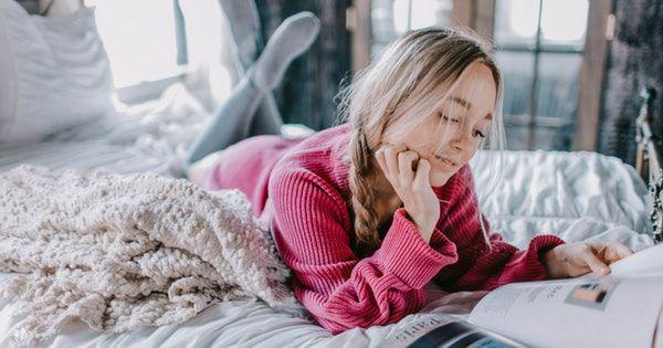 Kenapa Setiap Perempuan Harus Baca Buku, Ini Alasannya!