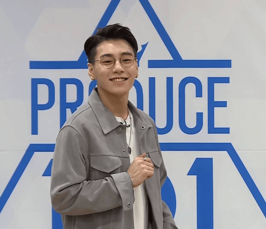 Youtube/Mnet Official (PRODUCE 101 season2 후너스ㅣ김상균ㅣ부드러운 미소 vs 강렬 카리스마 @자기소개_1분 PR 161212 EP.0)