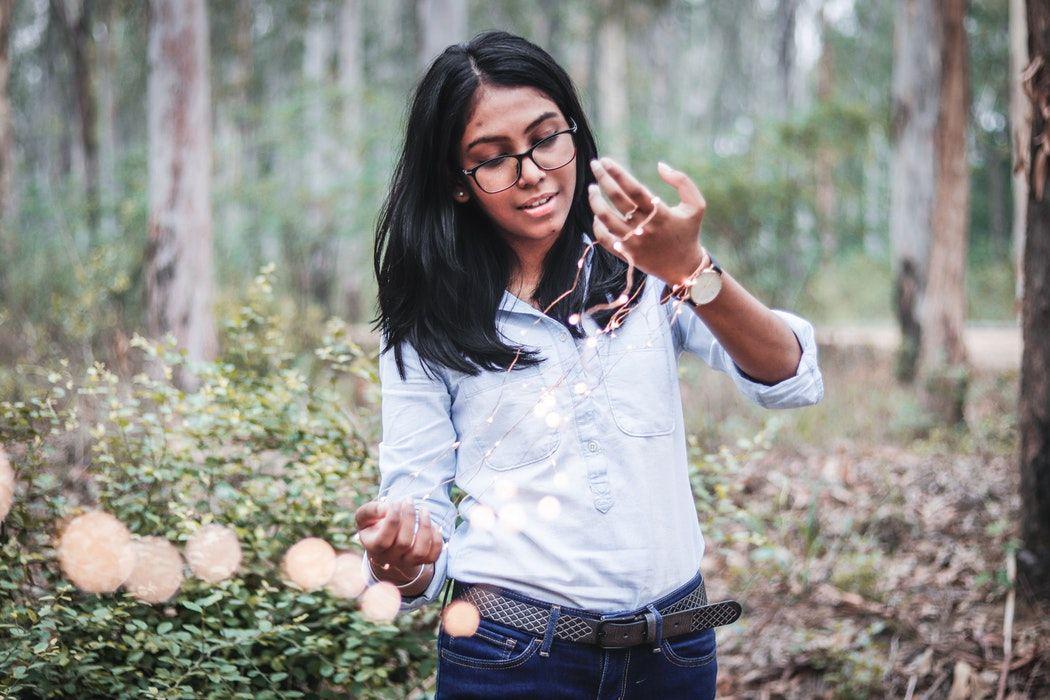 Kamu Cewek Berkacamata? 7 Model Frame Ini Bisa Jadi Pilihan