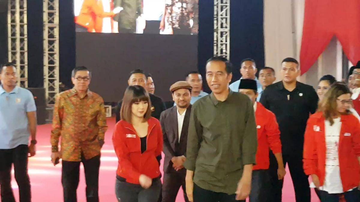 (Ketua Umum PSI Grace Natalia menyambut Presiden Jokowi) IDN Times/Teatrika Putri