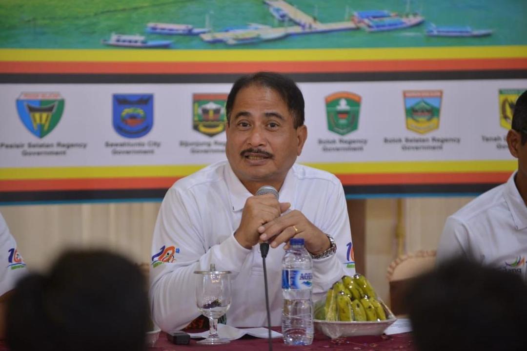 Tour de Singkarak Resmi Ditutup, Menpar Beri Pujian