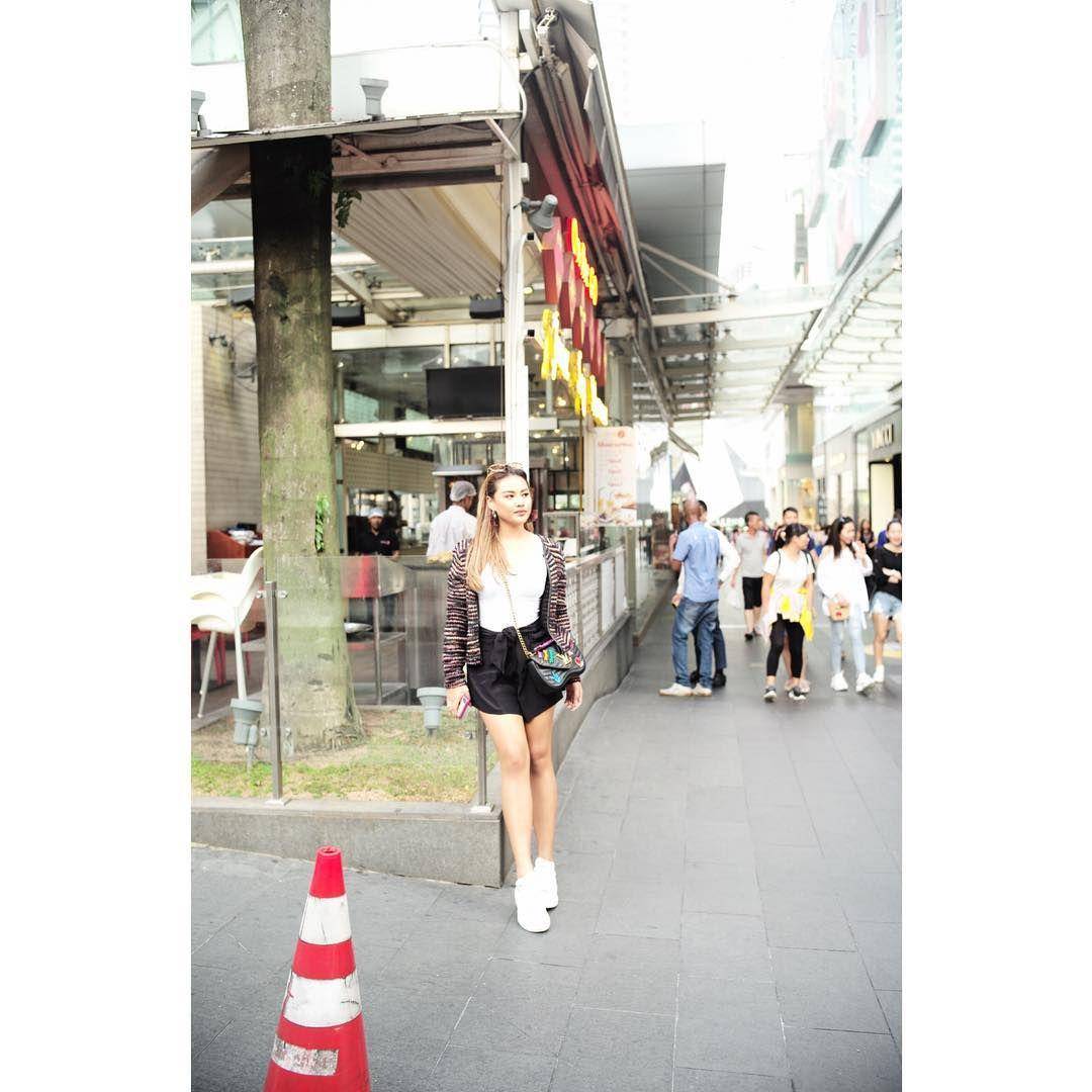 instagram.com/aurelie.hermansyah