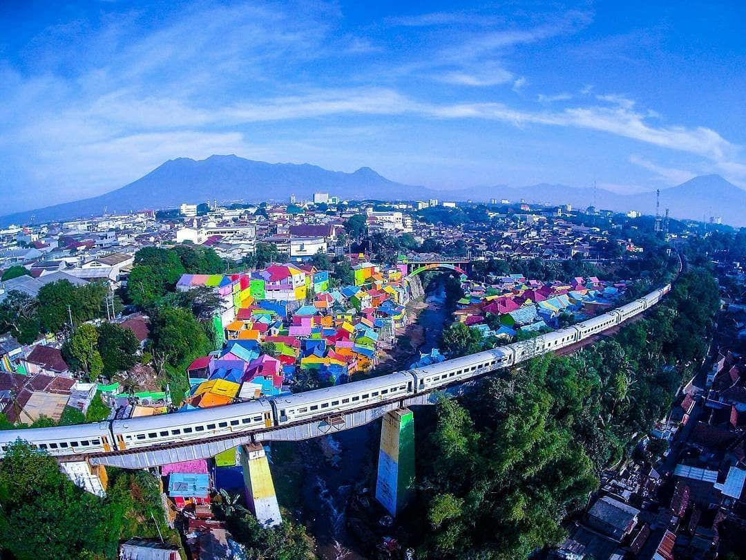 7 Wisata Asik yang Bisa Kamu Kunjungi Naik KA Gajayana