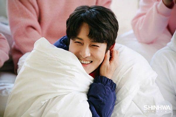 twitter.com/shinhwacompany