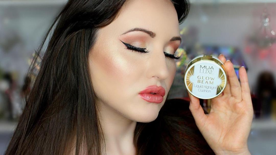 Jangan Keliru, 5 Beda Highlighter Vs Illuminator yang Perlu Kamu Tahu
