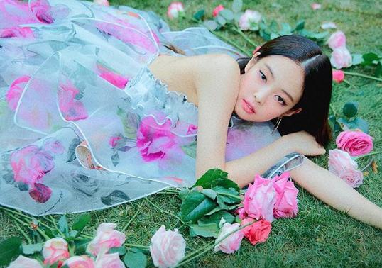 10 Potret Memesona Jennie Blackpink, Jadi Ingin Kenal Lebih Dekat!