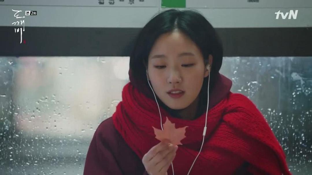 Romantis, 7 Lagu Syahdu Ini Enak Didengar Saat Turun Hujan