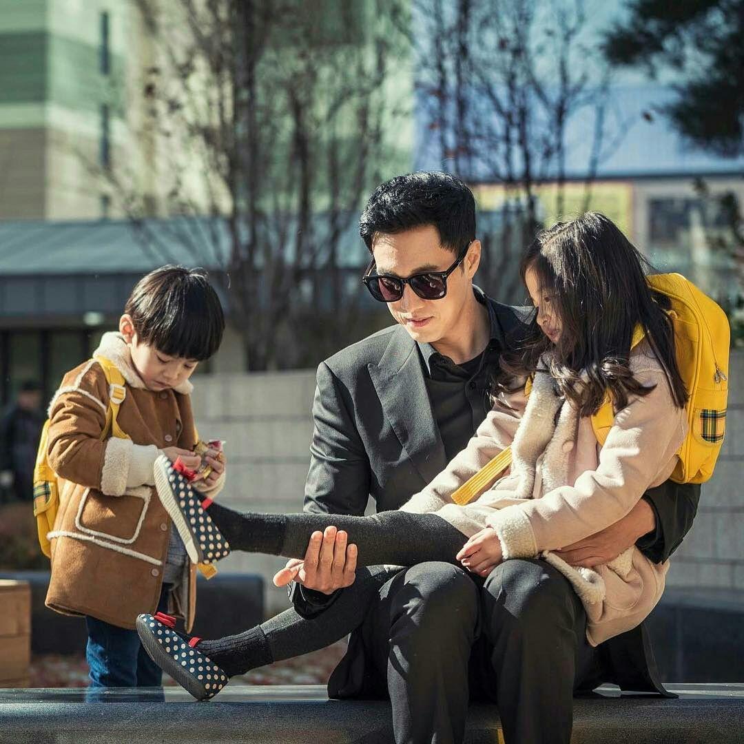 Single di Usia 41 Tahun, 10 Foto So Ji Sub Sudah Cocok Jadi Hot Daddy