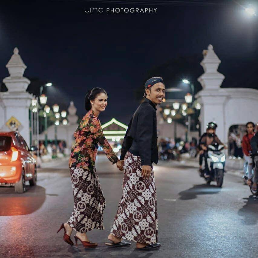 instagram.com/yanis_kebaya