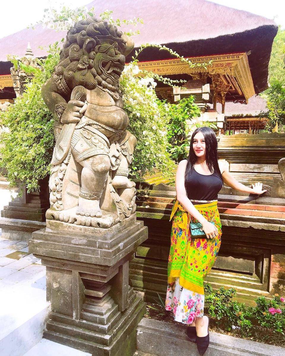 Instagram.com/pamelaaasafitriduoserigala