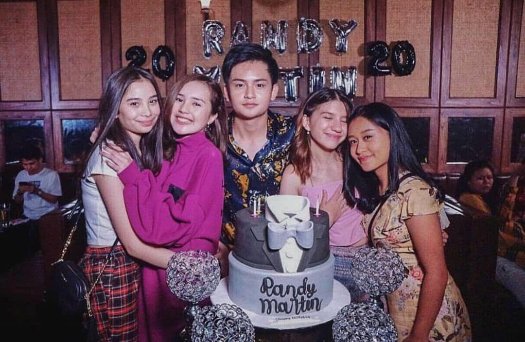 10 Potret Keseruan Ultah Randy Martin ke-20, Bertabur Artis Muda