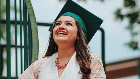 7 Tutorial Hairdo Praktis Untuk Acara Wisuda, Mana Favoritmu?