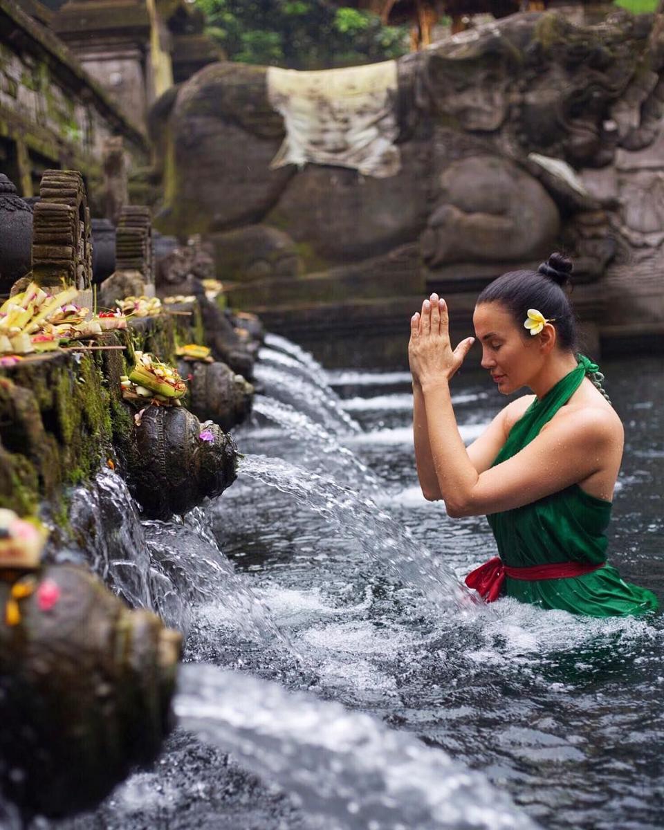 4 Fakta Tradisi Melukat di Bali, Ritual Penyucian Jiwa dan Pikiran