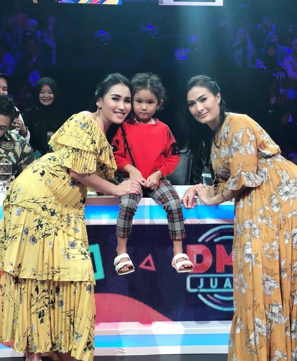 instagram.com/isdadahlia