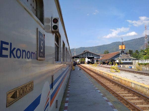 Gratis, Kereta Api Cibatu-Garut Mulai Diuji Coba