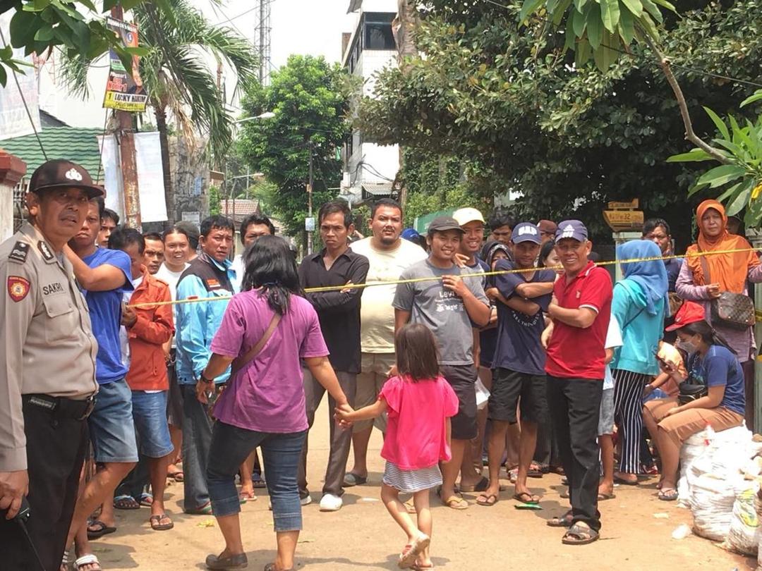 Rekonstruksi Pembunuhan di Bekasi, Warga Minta Pelaku Dihukum Mati