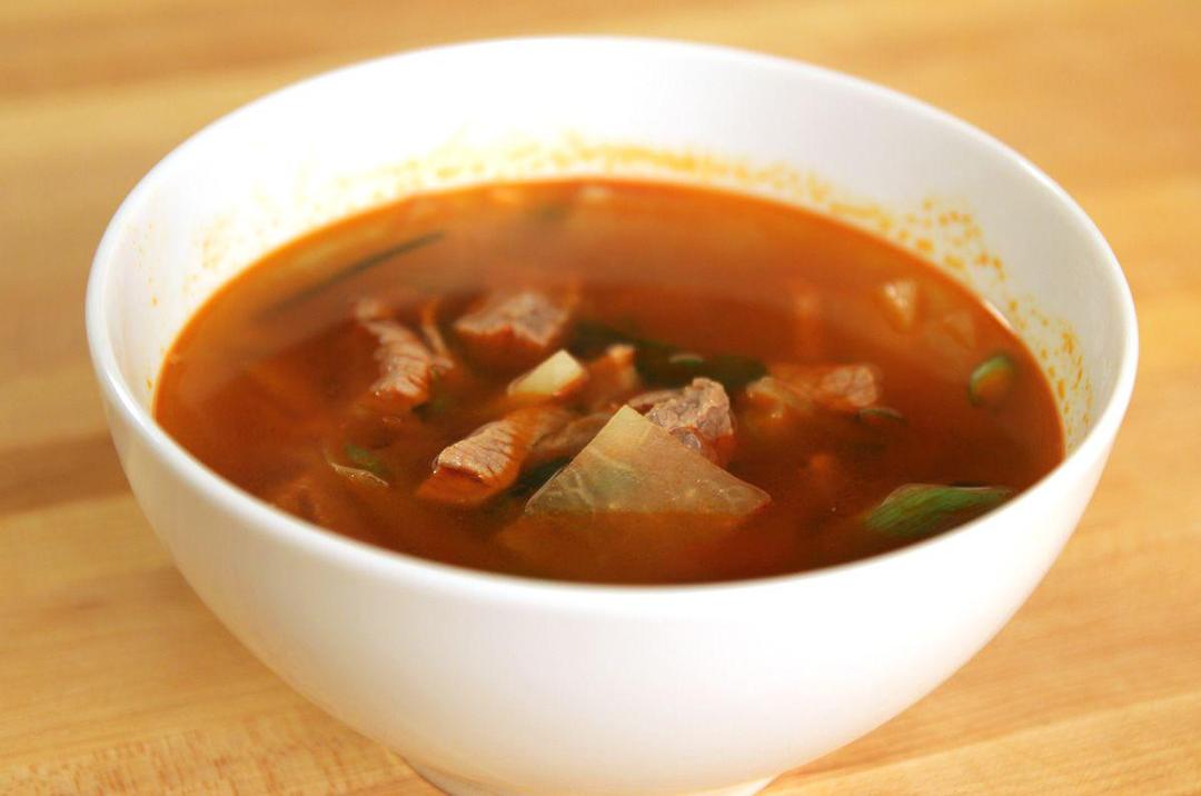 4 Sup Korea Berbahan Daging Sapi yang Membuatmu Hangat di Musim Hujan