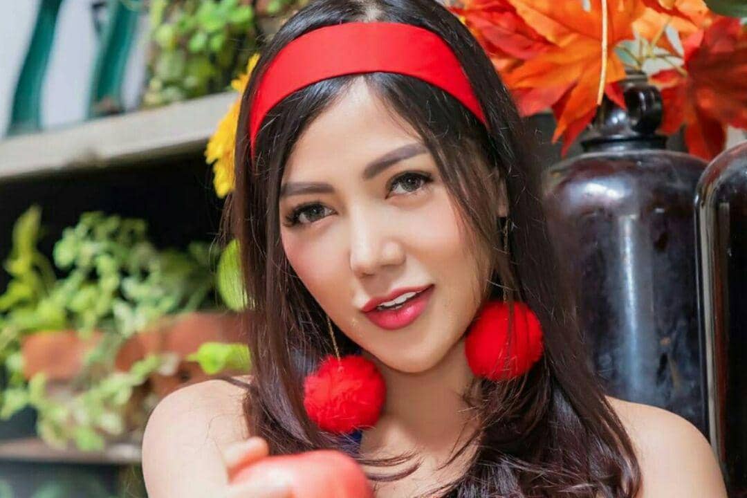 Nikah Diam-diam, 5 Artis Wanita Ini Jatuh ke Pelukan Pengusaha Kaya!