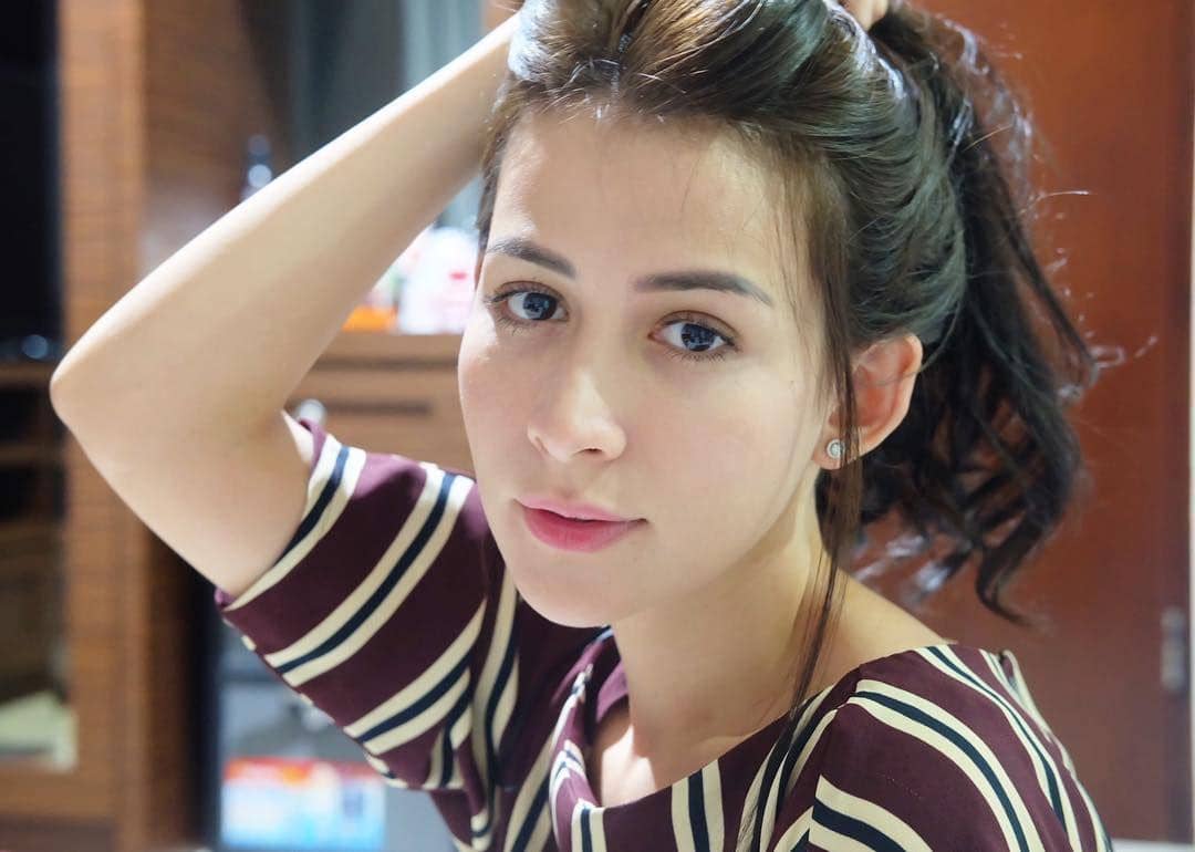 Delapan Tahun Berkarir, Ini 10 Potret Rina Diana yang Makin Memesona!