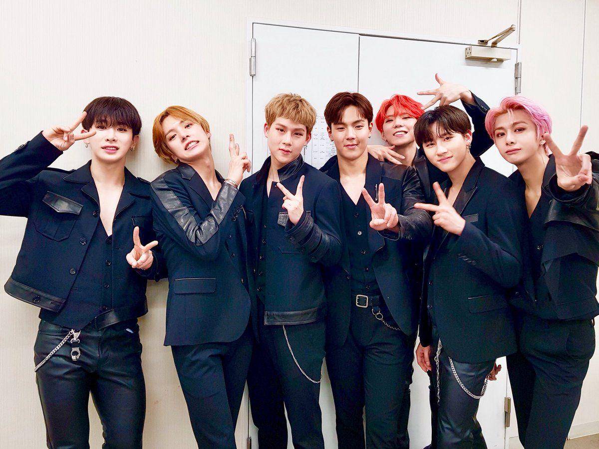 twitter.com/officialmonstax