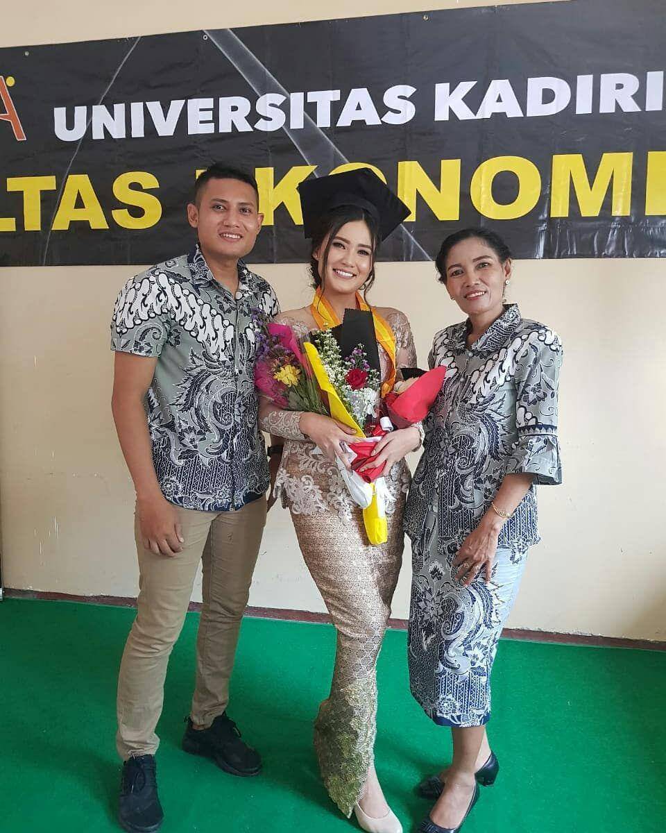 Instagram.com/nellakharisma