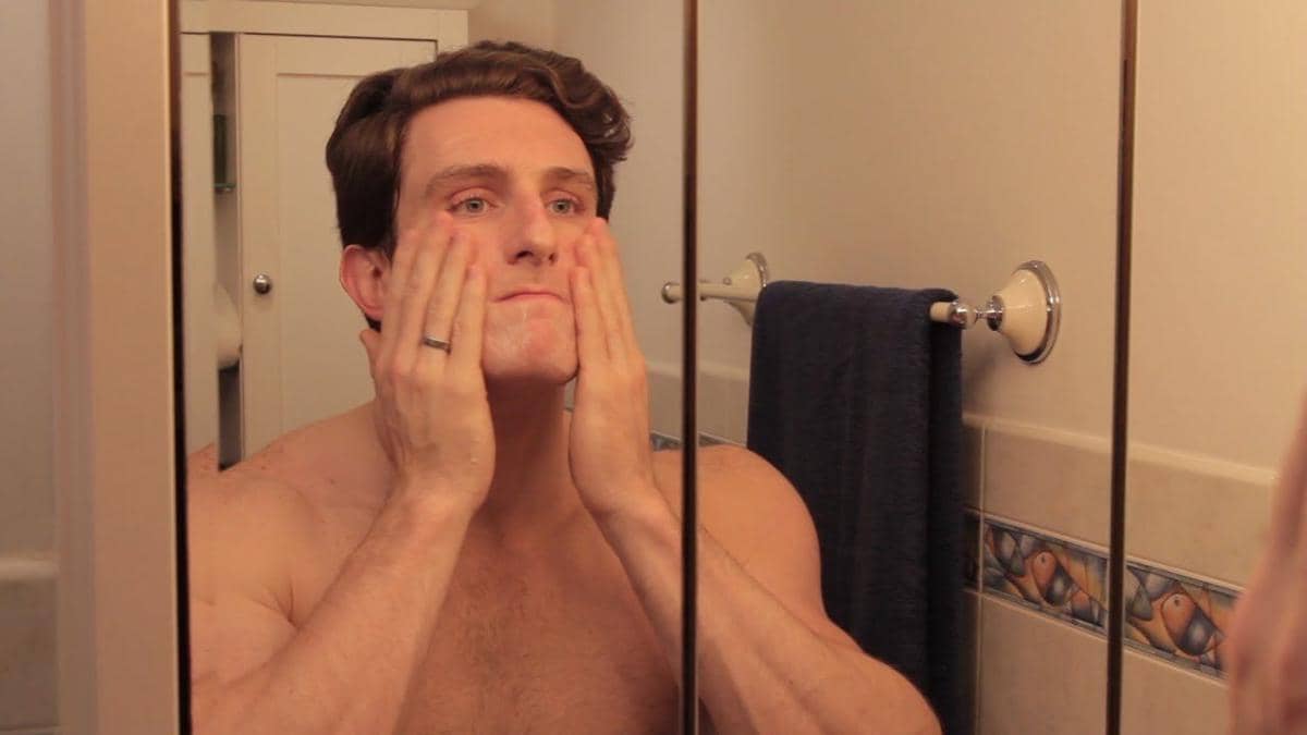 Bikin Awet Muda, 5 Rekomendasi Skincare Ini Cocok Buat Cowok