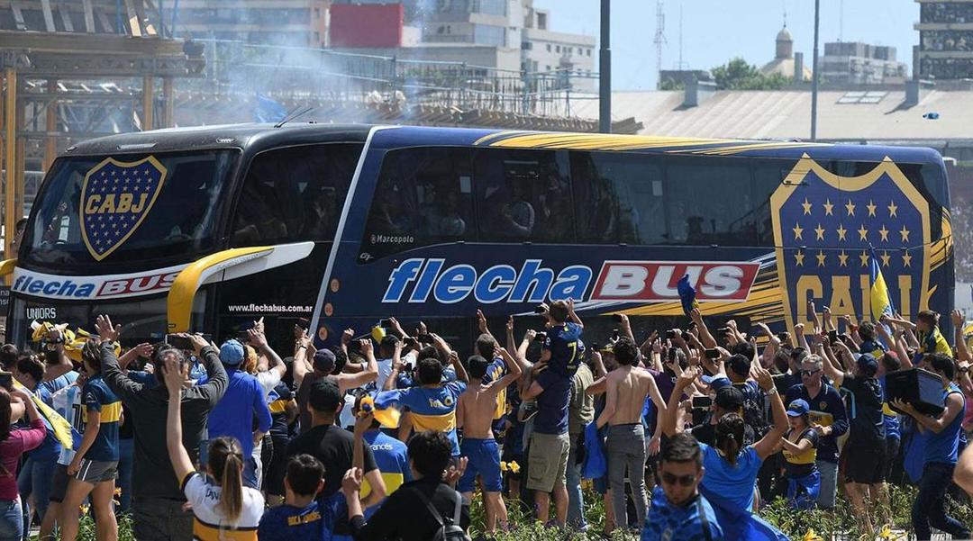 Bus Boca Junior Diteror, Laga Final Copa Libertadores Ditunda