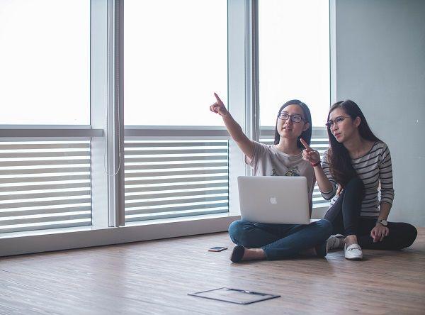 Bukannya Kaku, Ini 5 Pesona yang Dimiliki Cewek Visioner