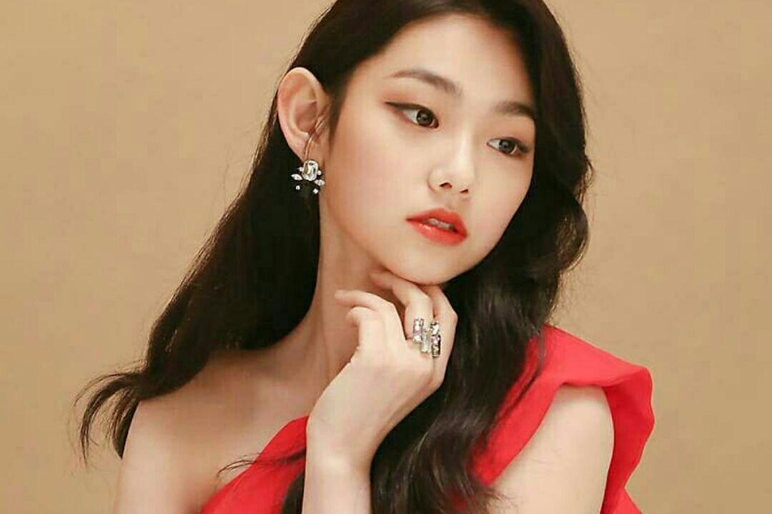 Sibuk Banget, Ini 10 Potret Mina Gugudan yang Fresh dan Cute Abis!