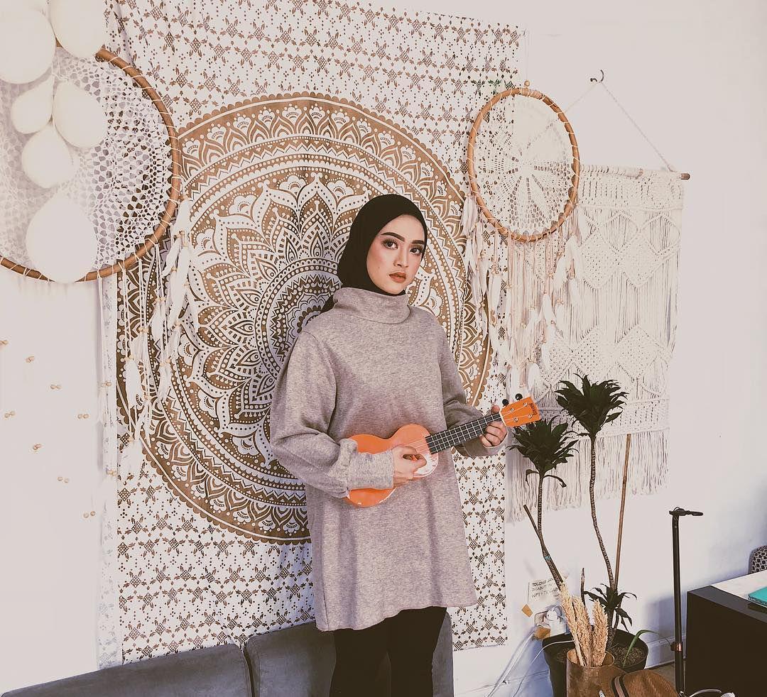 Tampil Antimainstream, 10 Inspirasi Gaya Unik Selebgram Tasya Kissty