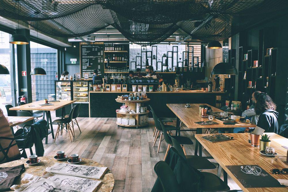 5 Cara Menyulap Ruang Kerja Jadi Mirip Coffee Shop, Dijamin Betah!