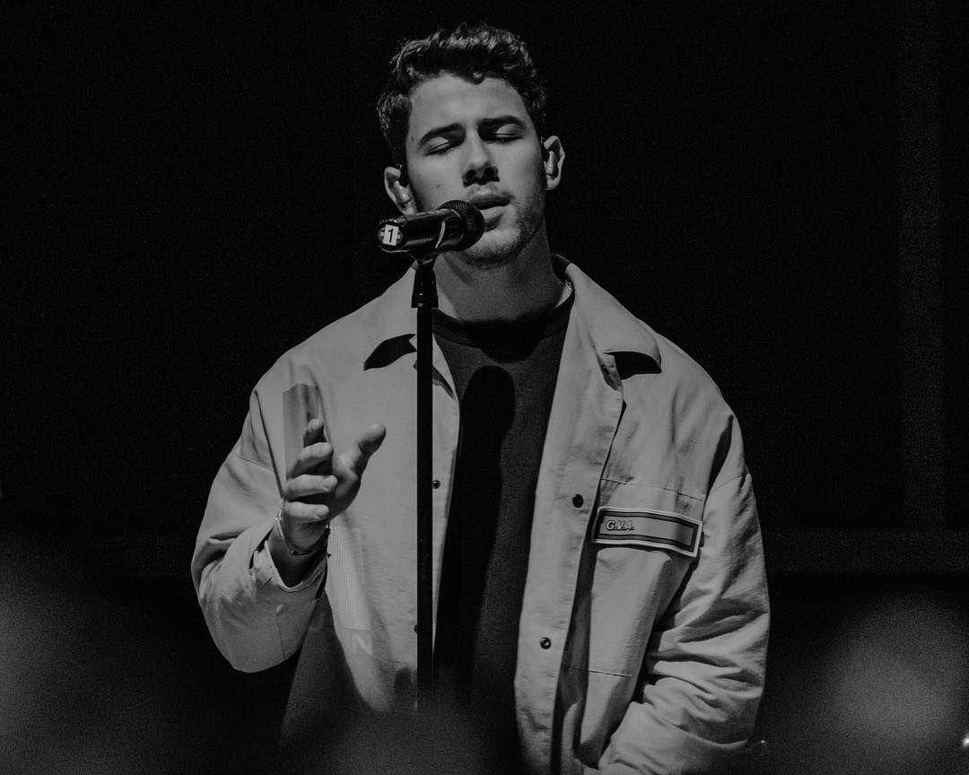 instagram.com/nickjonas