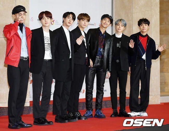 26 Potret Keren Idol KPop Hadiri Red Carpet Asia Artist Awards 2018