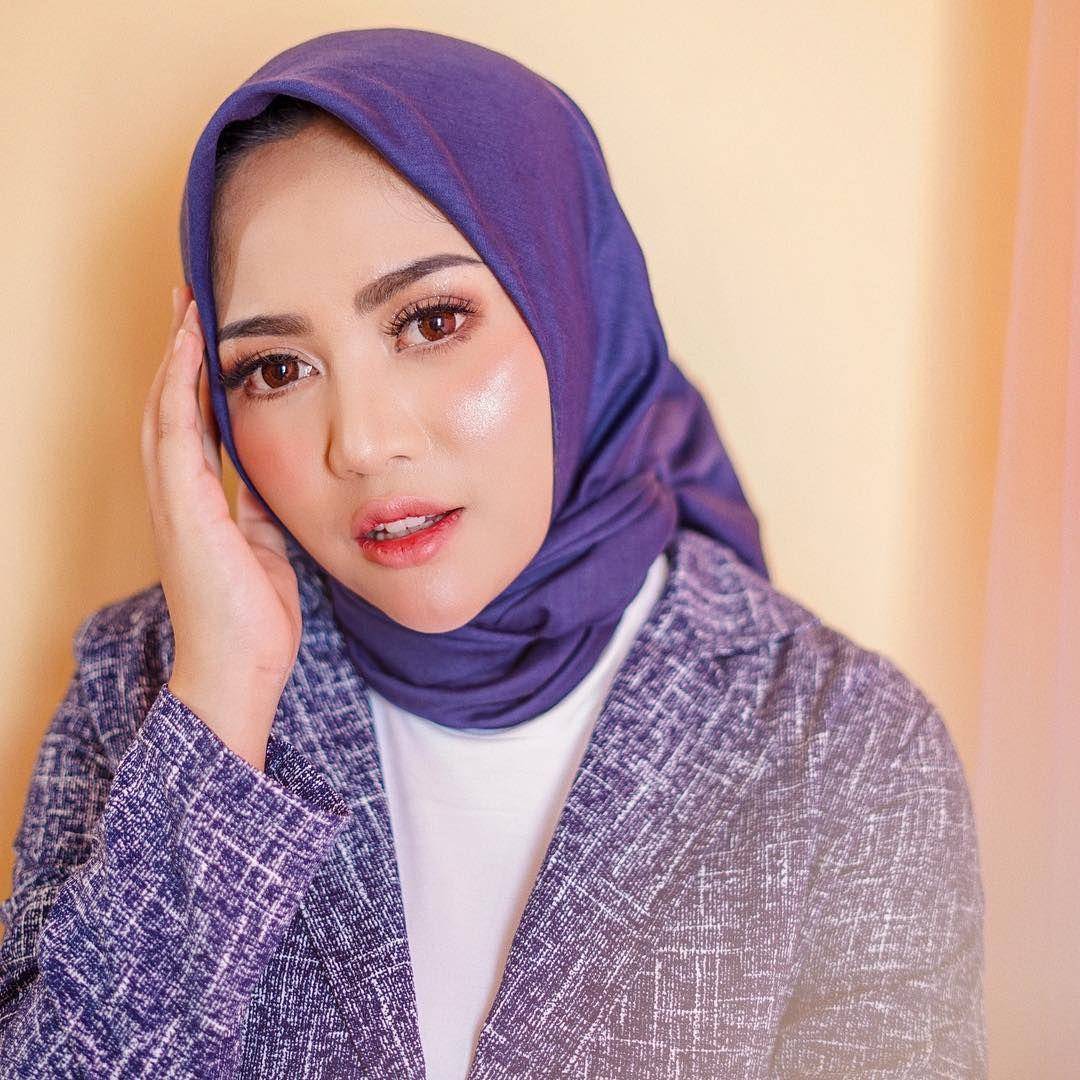 Instagram.com/rachelvennya