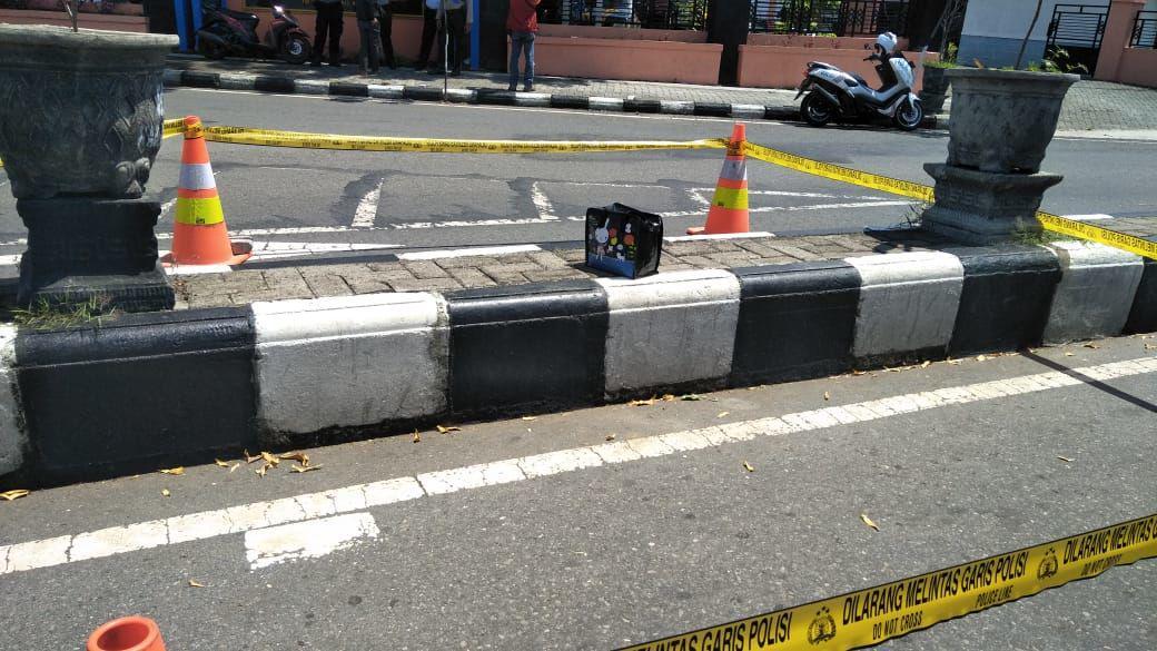 Mencurigakan, Tas di Median Jalan Magetan Diledakkan
