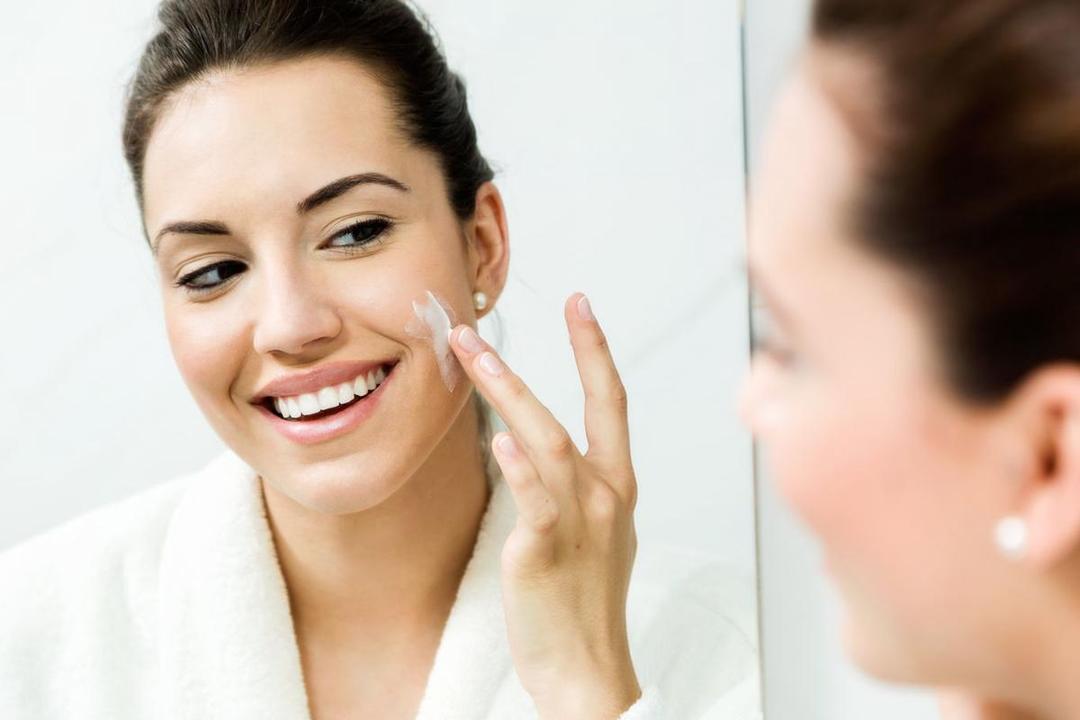 Musim Hujan, Haruskah Tetap Pakai Sunscreen Sebelum Beraktivitas?