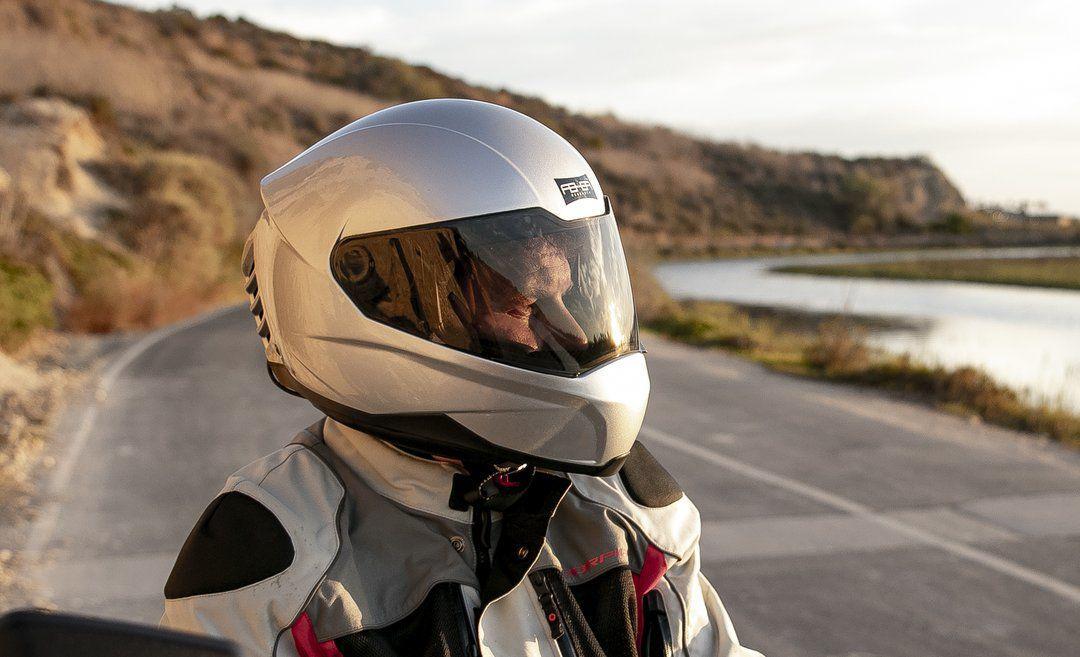 Feher ACH-1, Helm Tipe Full Face Pertama dengan Fitur AC di Dalamnya