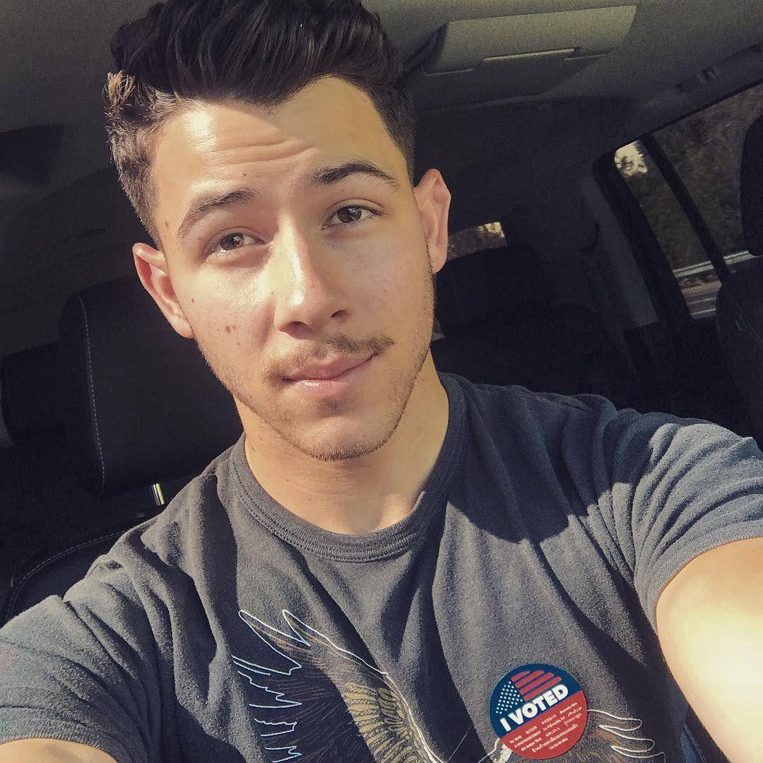 instagram.com/nickjonas