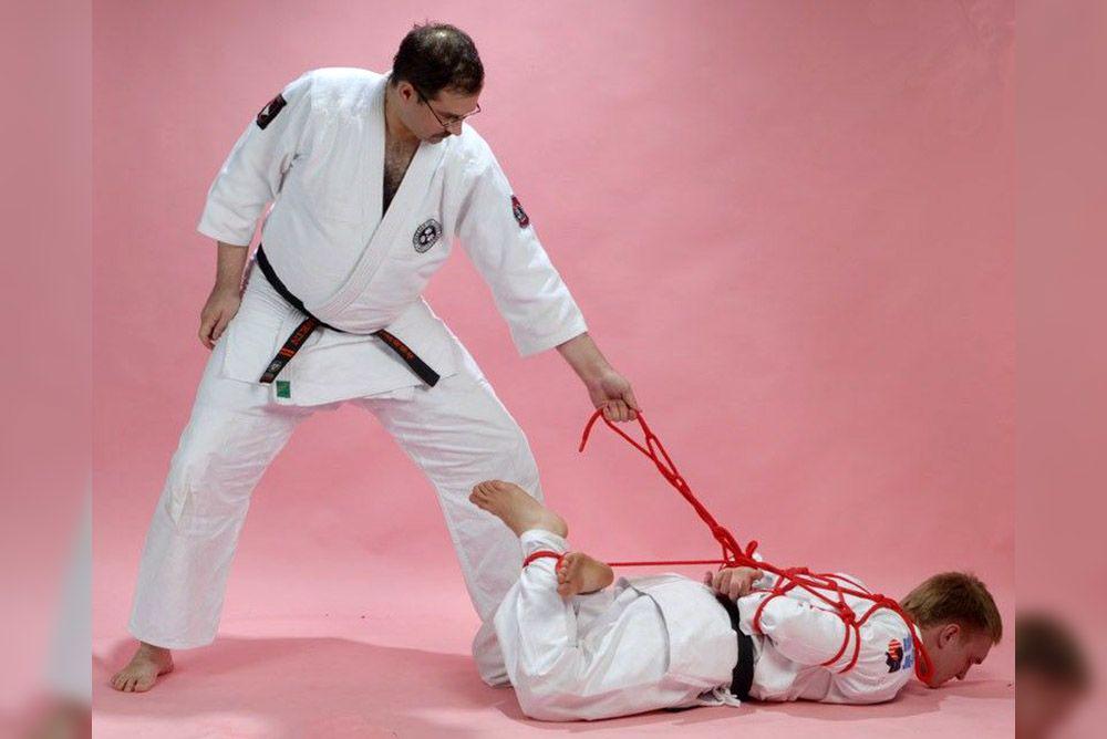 8 Fakta Hojojutsu: Bela Diri dengan Tali Temali, Sudah Tahu Belum?