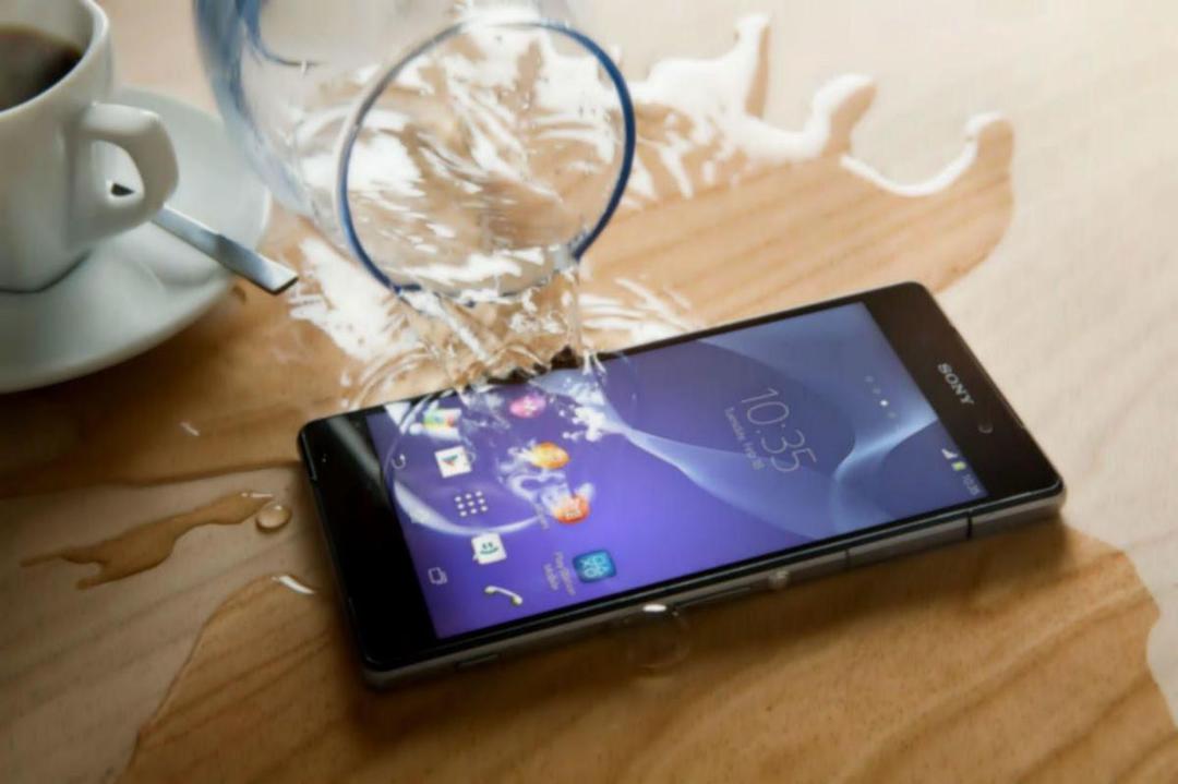 Keren, 7 Smartphone Ini Ternyata Tahan Air Loh!