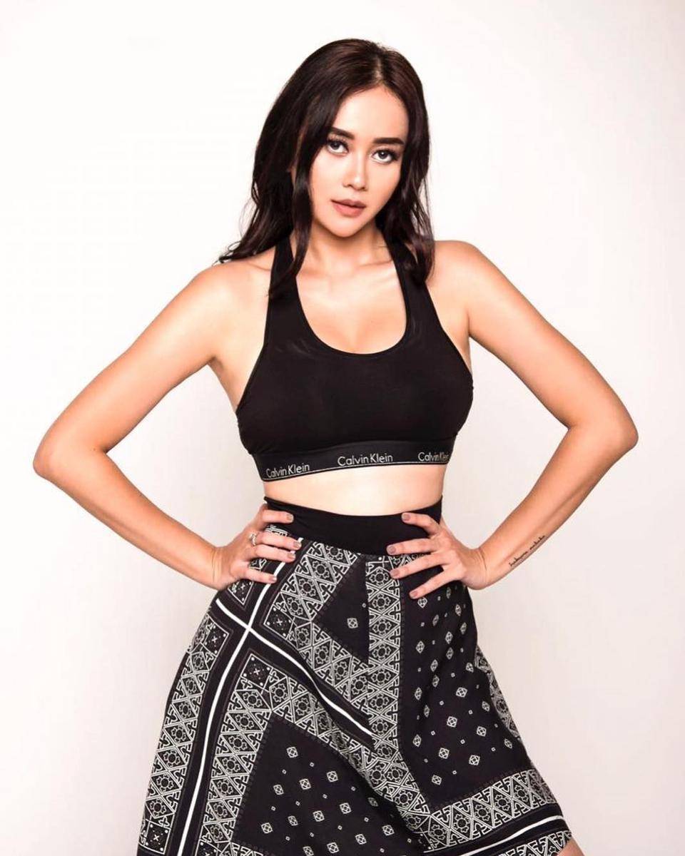 instagram.com/aurakasih