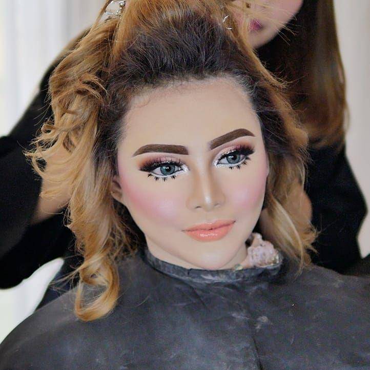 Instagram.com/khadijahazzahra_makeup