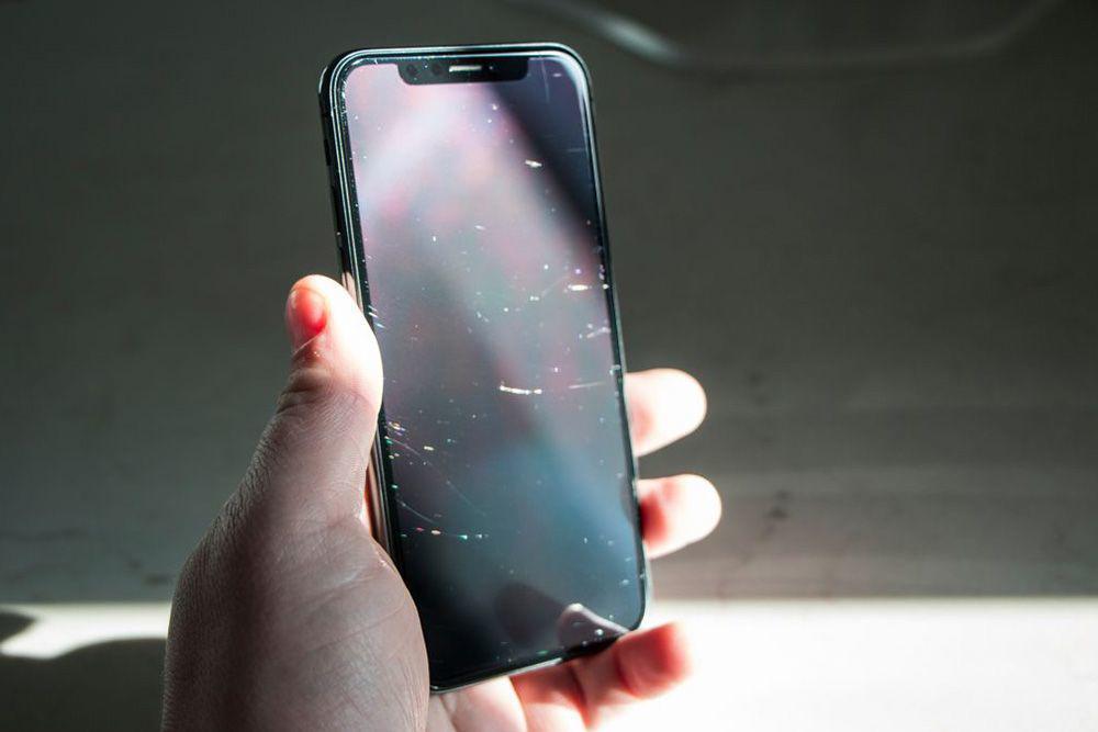 7 Cara Ampuh Atasi Layar Smartphone Tergores Biar Mulus Seperti Baru!