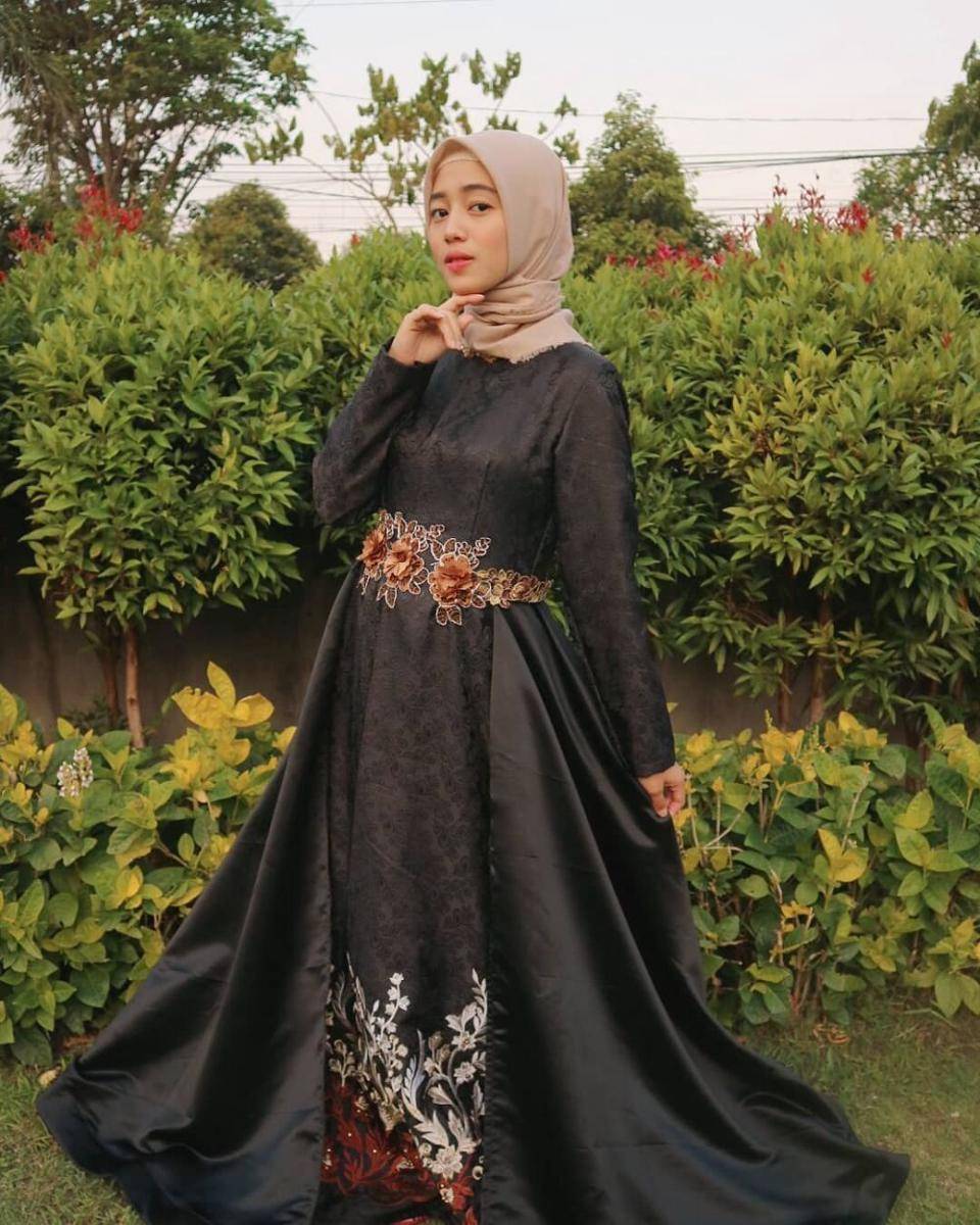 instagram.com/dena.sr15