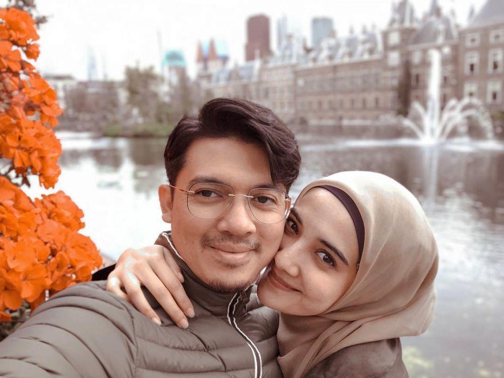 Berani Hijrah, Ini Dia 5 Pasangan Artis Muda yang Bisa Jadi Panutan!